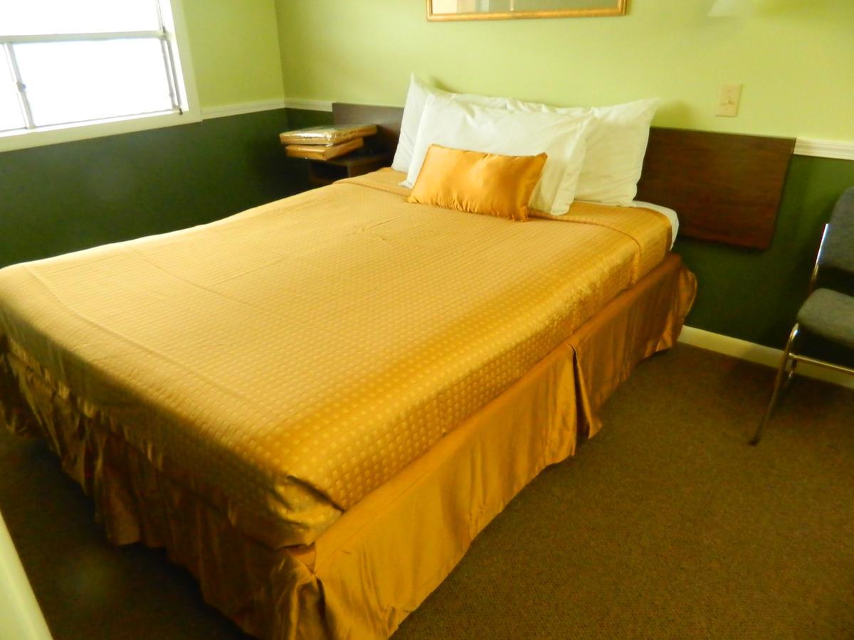 Country Motor Inn Livingston Exterior foto