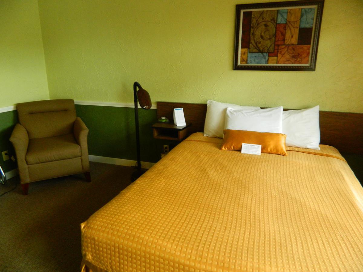Country Motor Inn Livingston Exterior foto
